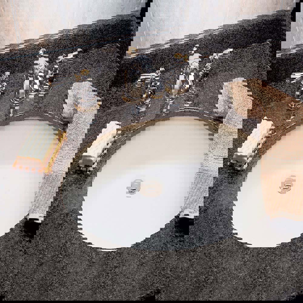 @ 21X17 VC UC MNT LAV OVALYN WHIT